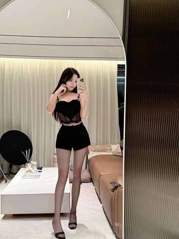 1Arissa_ Larissa