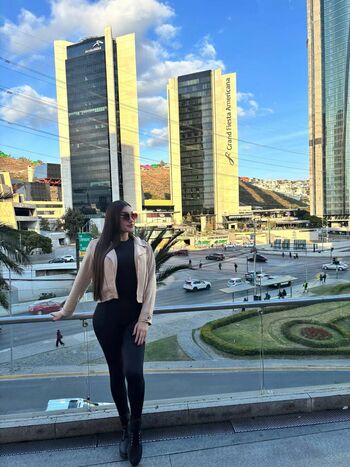 Abril Montserrat