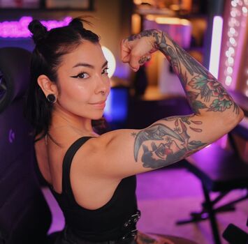 AileenSenpaiReacts
