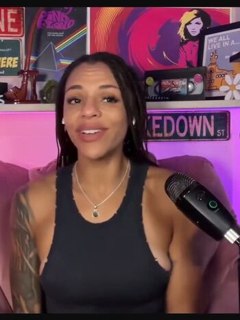 Amber Reacts