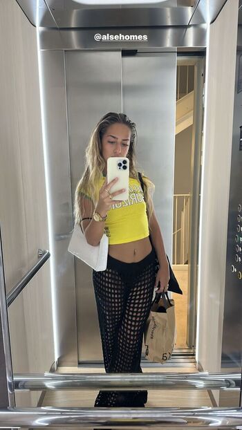 Private Leaked Ariannmusic exclusive onlyfans photos 2026