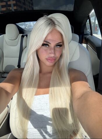 blonde.Barbie