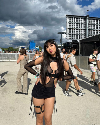 Chloe ABG