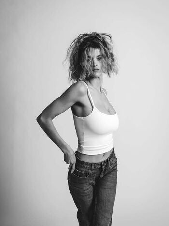 Private Leaked Chloe east page exclusive onlyfans photos 2026
