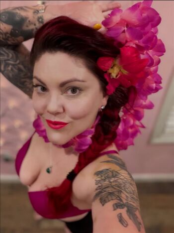 Corinne Leigh