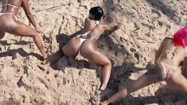 Ebony Pyt