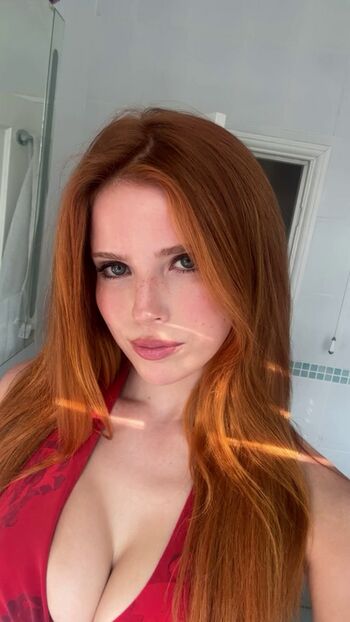 Private Leaked Emily deyt aysage exclusive onlyfans photos 2026