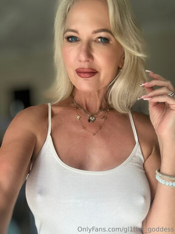 gl1tter_barbie
