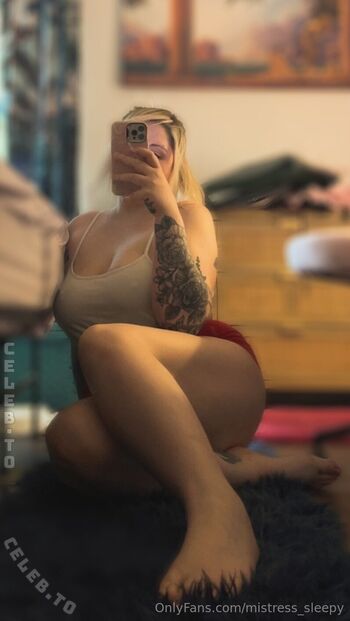Goddess_sleepy