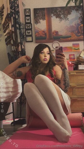 Goddess_sleepy