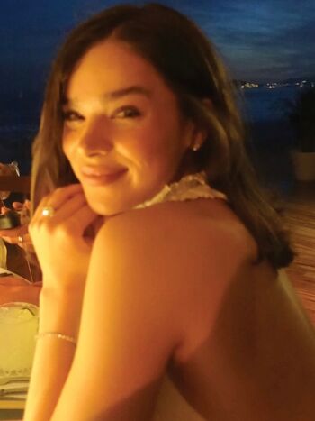 Private Leaked Hailee steinfeld exclusive onlyfans photos 2026