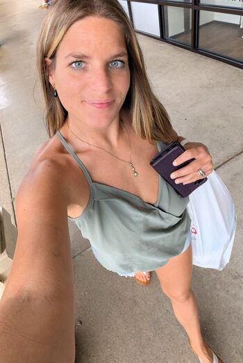 Private Leaked Hellahotwife exclusive onlyfans photos 2026