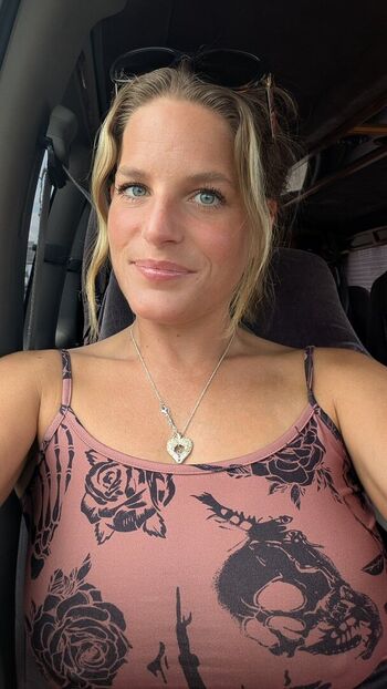 Private Leaked Hellahotwife exclusive onlyfans photos 2026
