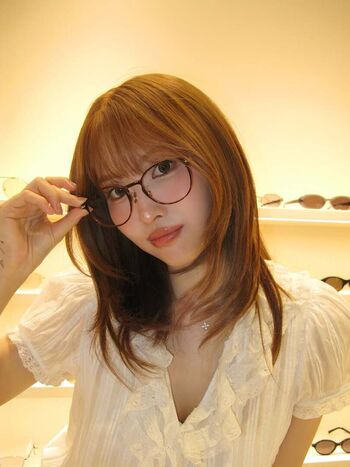 Hirai Momo