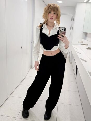 Private Leaked Hollie bennett exclusive onlyfans photos 2026