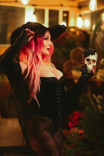 Holly Wolf