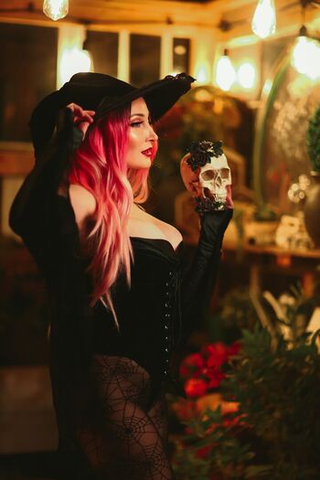 Holly Wolf