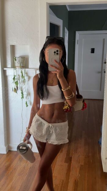 Private Leaked Itslaaurr exclusive onlyfans photos 2026