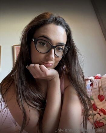 Julia Ain