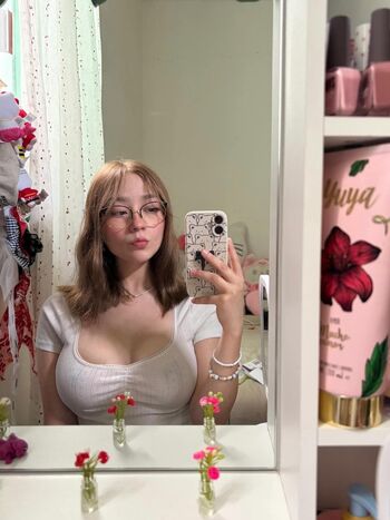 Private Leaked Kareeenrobles exclusive onlyfans photos 2026