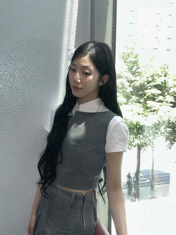 Kazuha Nakamura 中村 一葉