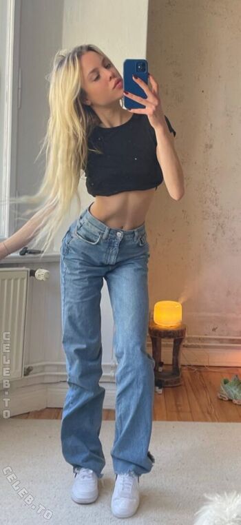Private Leaked Lea zoe voss exclusive onlyfans photos 2026