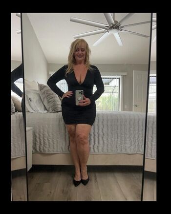 Private Leaked Lipstickandwine exclusive onlyfans photos 2026