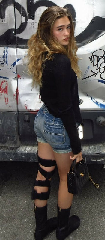 Private Leaked Lizzy greene exclusive onlyfans photos 2026