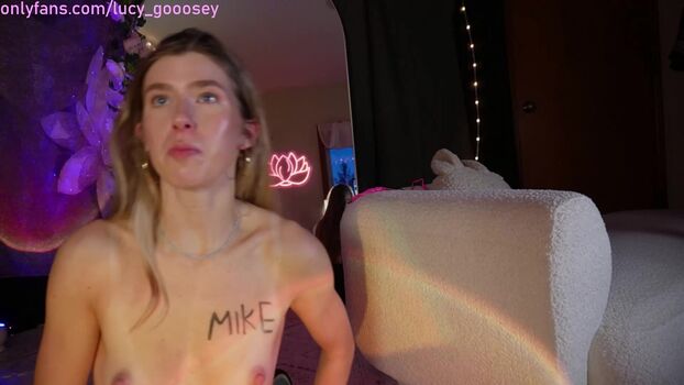Lucy_gooosey