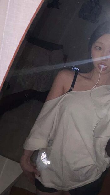 Lydia Hwang