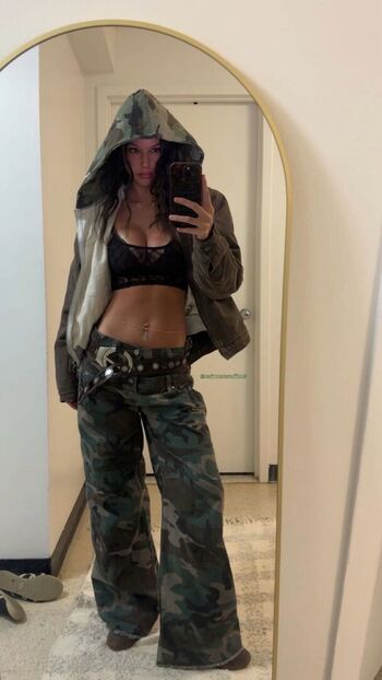 Private Leaked Mia wynn page exclusive onlyfans photos 2026