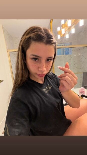 Mikayla Campinos