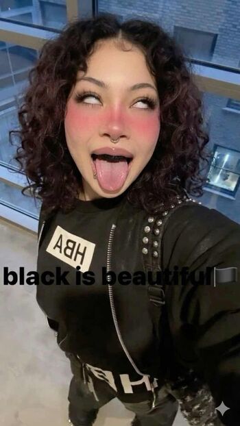 Molly Santana