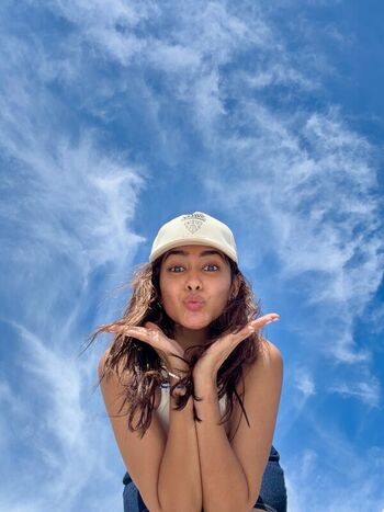 Private Leaked Mrunal thakur exclusive onlyfans photos 2026