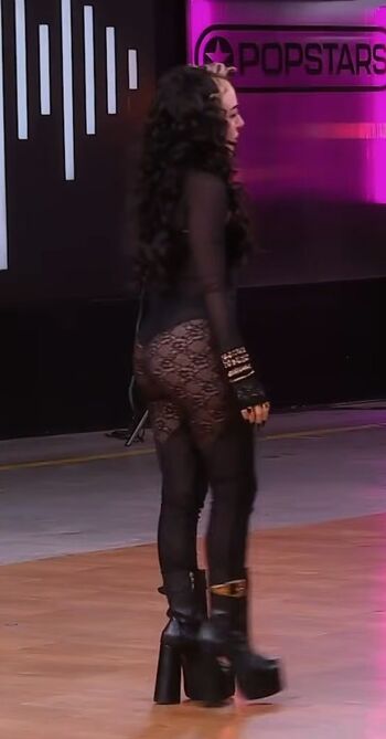 Nicki Nicole
