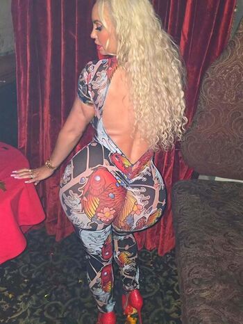 Nicole 