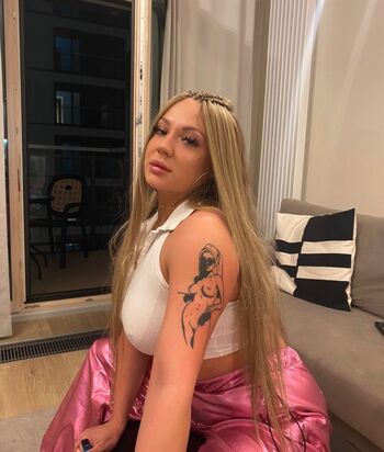 _qqueentesencjaa_