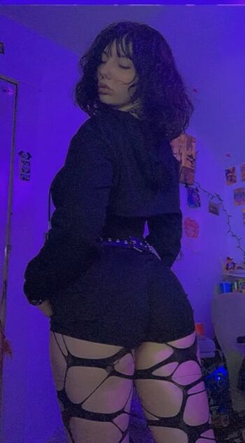 Queenemeraldrose