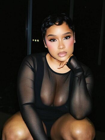 Raven Diaz From Joselines Cabaret