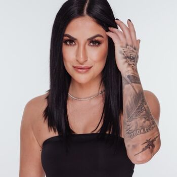 Sonya Deville