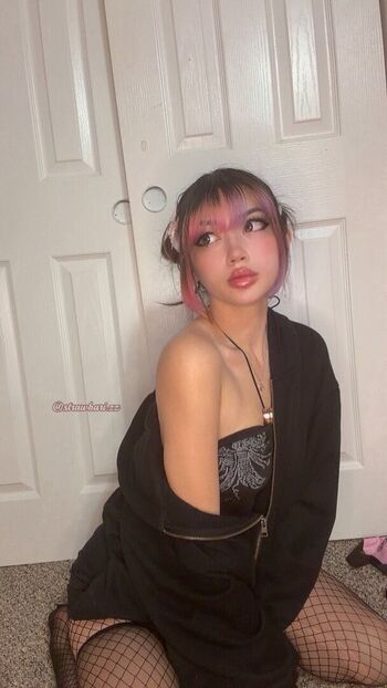 Private Leaked Strawbarizz exclusive onlyfans photos 2026