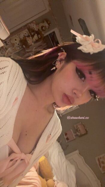 Private Leaked Strawbarizz exclusive onlyfans photos 2026
