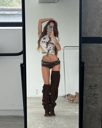 Private Leaked Valya karnaval page exclusive onlyfans photos 2026
