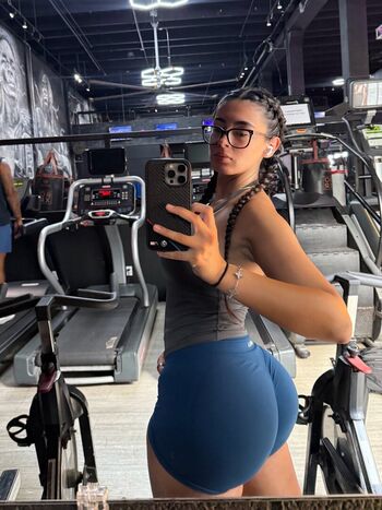 vanessa_legrow