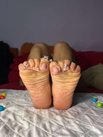 Private Leaked Yiyifeet exclusive onlyfans photos 2026