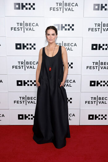 Zoey Deutch